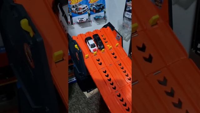 Draggin Duels 56. Peugeot vs Impala. Majorette. Diecast Racing.