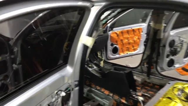 Skoda Octavia упаковался в несколько слоев эффективных ШВИ и стал акустически комфортным автомобиле