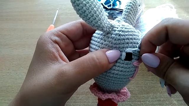 Вышивание глаз у игрушки погремушки смотреть онлайн