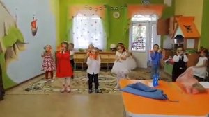 Танец с листочками "Наступила после лета осень" для средней группы