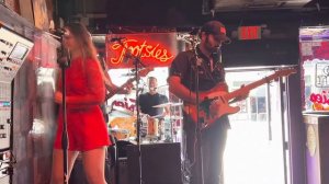 Andres Roa Nashville, Marie Wise-Hawkins Band