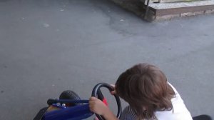 Катаемся на велокарте и на самокате