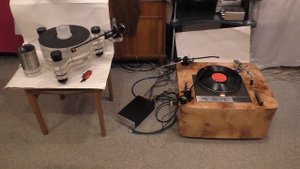 Сравнение звучания роликового и пассикового винилового проигрывателя.