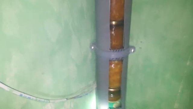 Вертикальная полка для поллитровых банок
