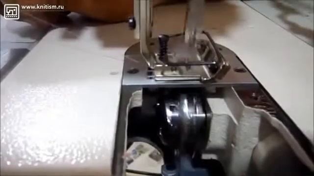 Промышленная швейная машина строчки зиг-заг GOLDEN WHEEL CS-2383 с устройством для подачи тесьмы смотреть онлайн