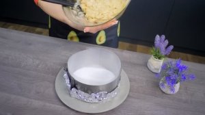 ТОРТ ИЗ ХЛЕБЦЕВ С КРЕМОМ И ШОКОЛАДНОЙ ГЛАЗУРЬЮ.