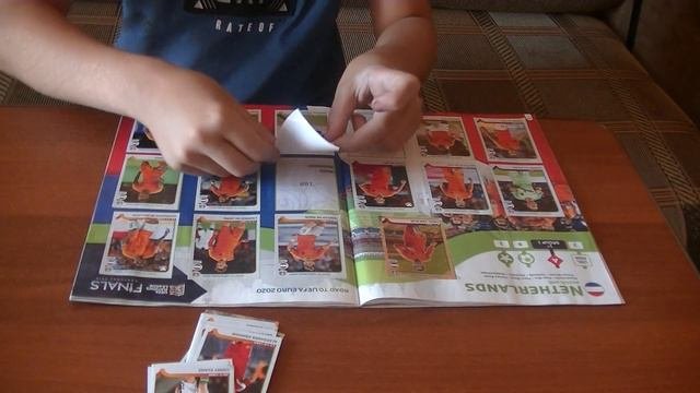 Паки в реальной жизни. Обмен повторками. Паки 11. Паки UEFA Euro 2020 Stickers/euro 2021