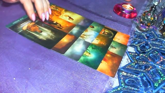 ЧТО У НЕГО СЕЙЧАС? ТЯНЕТ ЛИ КО МНЕ? смотреть онлайн