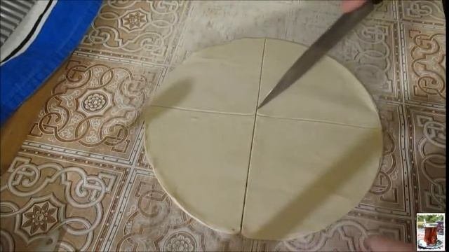 Рогалики с вареной сгущенкой и миндалем
