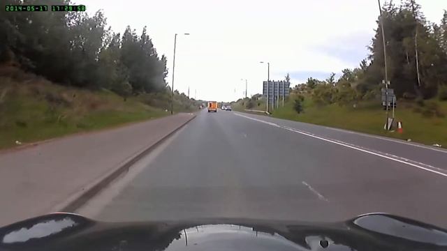 Vw Lt46 Ambulance Responding With Lights & Sirens - 17.5.2014 