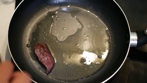 Как приготовить страуса? ВКУСНАЯ Страусятина на сковороде!