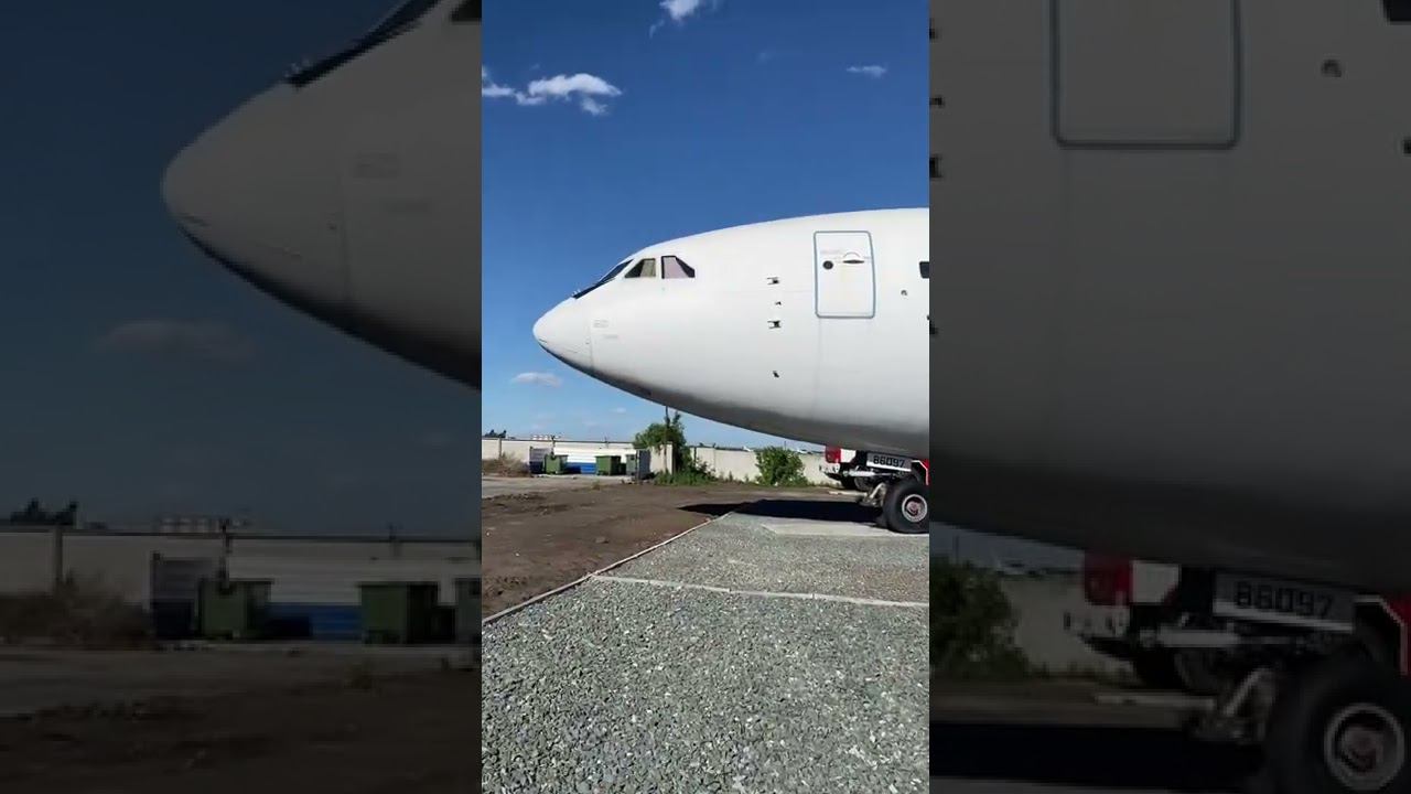 Что это за самолет такой. Остров сен-мартен. Владивосток авиарейс 29 апреля. Что это за самолет такой. Airbus a320 шереметьево.