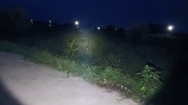 Alonefire x28 SST40 Hight Bright 400m Battery 6800mah смотреть онлайн