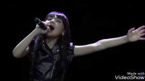 Кто лучше поёт Дениза Хекилаева или Арина Данилова