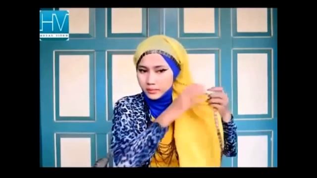 How to Tie a Scarf on your Head: Casual and Formal Styles смотреть онлайн