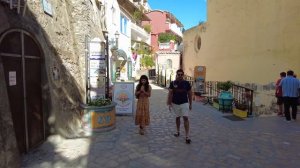 Positano, Italy Walking Tour (4k Ultra HD 60fps) - With Captions