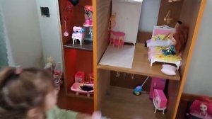 Кукольная мебель! Расставляем мебель в кукольный домик!