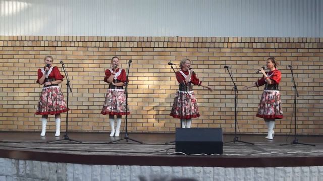 Народный ансамбль русской песни "Тарантасик" - Разговоры