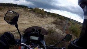 XF650 Freewind Suzuki XF 650 playing with sand