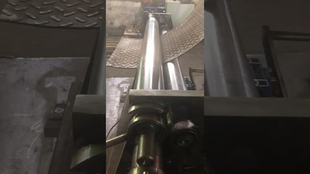 Вальцы электромеханические трехвалковые 1275х4