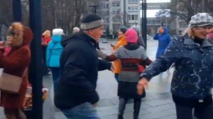 А КАЛИНА НЕ ВЕРБА, Я ДIВЧИНА МОЛОДА!ХАРЬКОВ ТАНЦЫ В ПАРКЕ УКРАИНА 2023