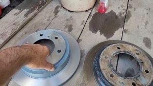 Скрип в районе заднего суппорта на Pajero 4.