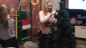 НАРЯЖАЕМ ЕЛКУ НА НОВЫЙ 2019 ГОД