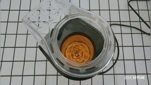 Электрическая машина для приготовления попкорна.