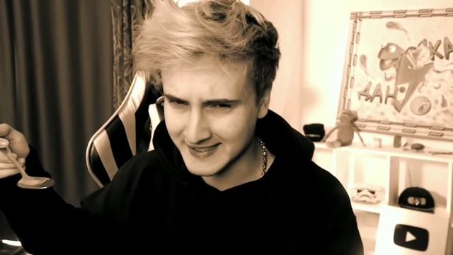 Как правильно есть ложкой ? смотреть онлайн