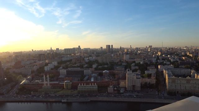 Виды вечерней Москвы со смотровой площадки гостиницы Украина [4K]