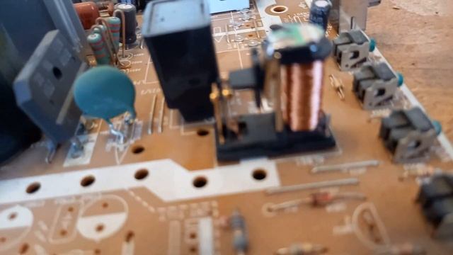 Разбор огромного Самсунга. Большой телевизор на цветмет. смотреть онлайн