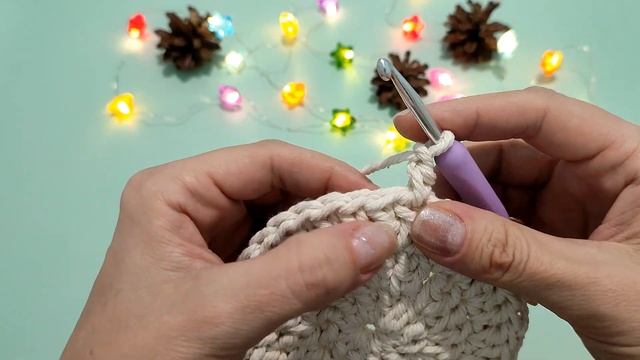 Самая простая салфетка крючком.