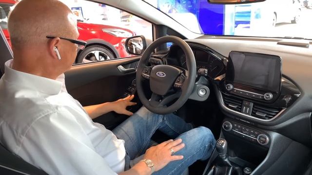 Ford Fiesta Cool&Connect + KLIMAAUTOMATIK+NAVI+KAMERA - 20 181 смотреть онлайн