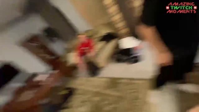 Даня Милохин делает пирсинг брови в Казахстане / (Милохин,Левский,Юджин,Маруся,Толстопятова) смотреть онлайн