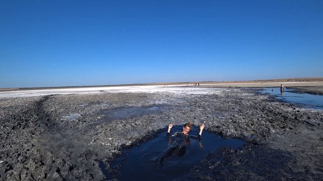ЗАЛЕЗЛИ В ГРЯЗЬ НА СОЛЁНОМ ОЗЕРЕ, ВЕСЕЛОВКА смотреть онлайн