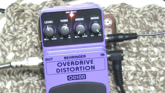 OD 100 BEHRINGER - PEDAL DE OVERDRIVE & DISTORTION