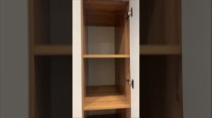 Распашной шкаф в прихожую. Современный стиль. Идея для прихожей.