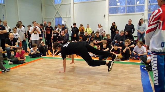 отбор 16-18 Санчо vs ? vs Bars - брейкданс чемпионат г.Королев смотреть онлайн