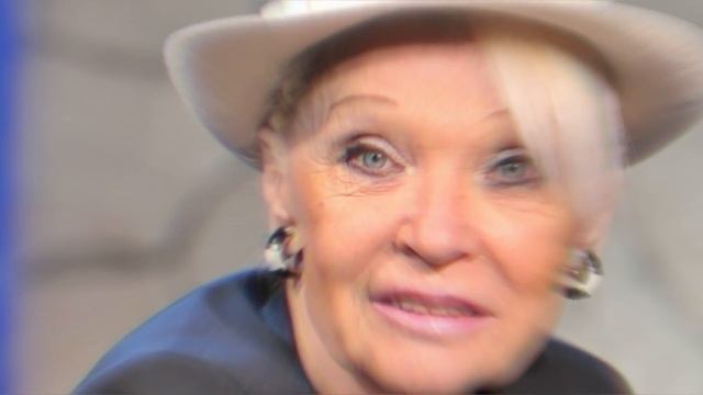 Срочно! Трагическую весть принесла всеми любимая актриса смотреть онлайн