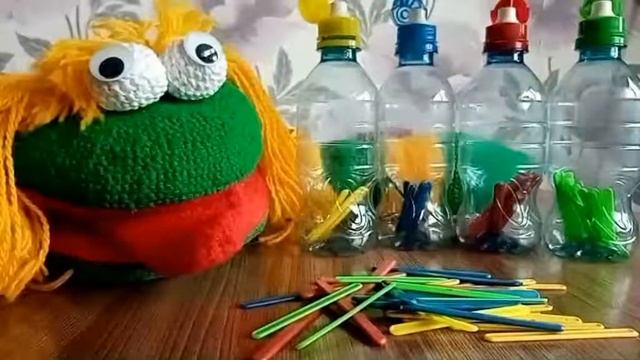 Сегодня мы с Шошей сделаем своими руками игру "Цветные палочки" и поиграем в нее.
