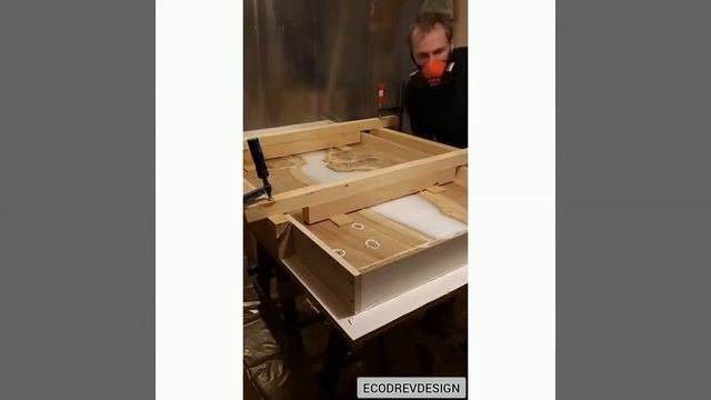 Заливка эпоксидки ОКЕАН pro в стол-реку смотреть онлайн