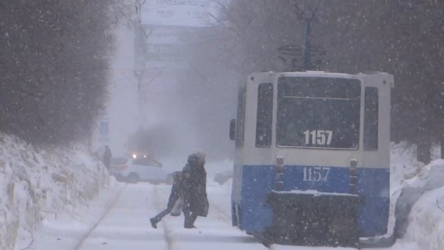 8 марта 2024 город уфа сильный снегопад улица зорге аллея лип .уфимский трамвай депо зорина смотреть онлайн