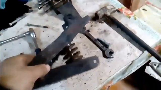 Снегоход Буран. Модернизация привода лыжи, её больше не загнёт. смотреть онлайн