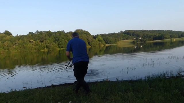 И такой бывает клёв. Рыбалка. смотреть онлайн