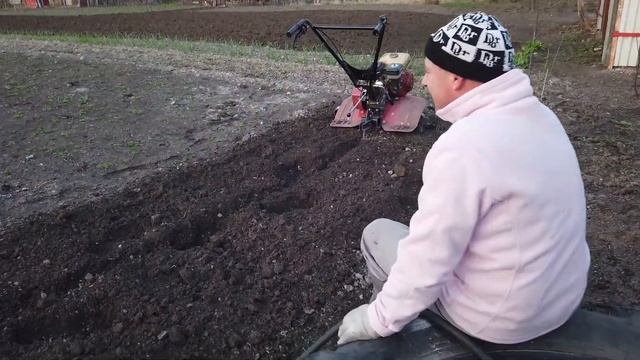 Март  Огородные работы начались  Готовим почву под посадку