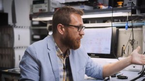 Что делают в официальном сервис центре. Официальный сервис центр.mkv