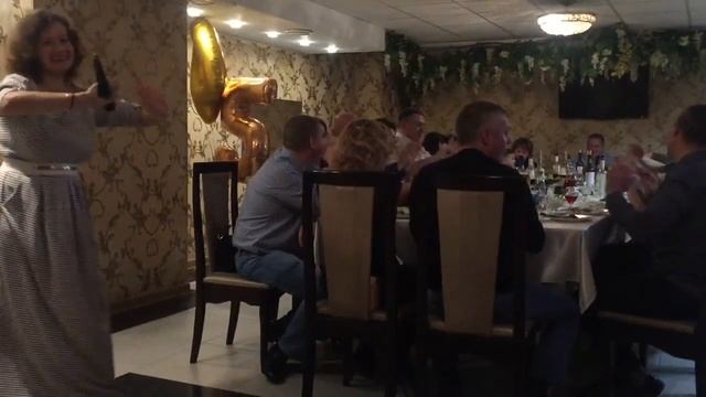 Юбилейная программа в ресторане весело ведущая праздник юбилей