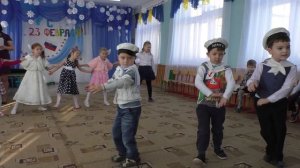 Веселый танец моряков и морячек
