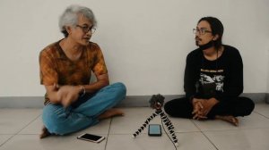 LEO ARIF BUDIMAN MENGAJARI KAWAN-KAWAN DISABILITAS MEMBATIK DAN FOTOGRAFI. ig @disabilitas_berkarya