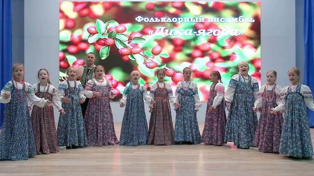 "Да в саду дерево цветет"